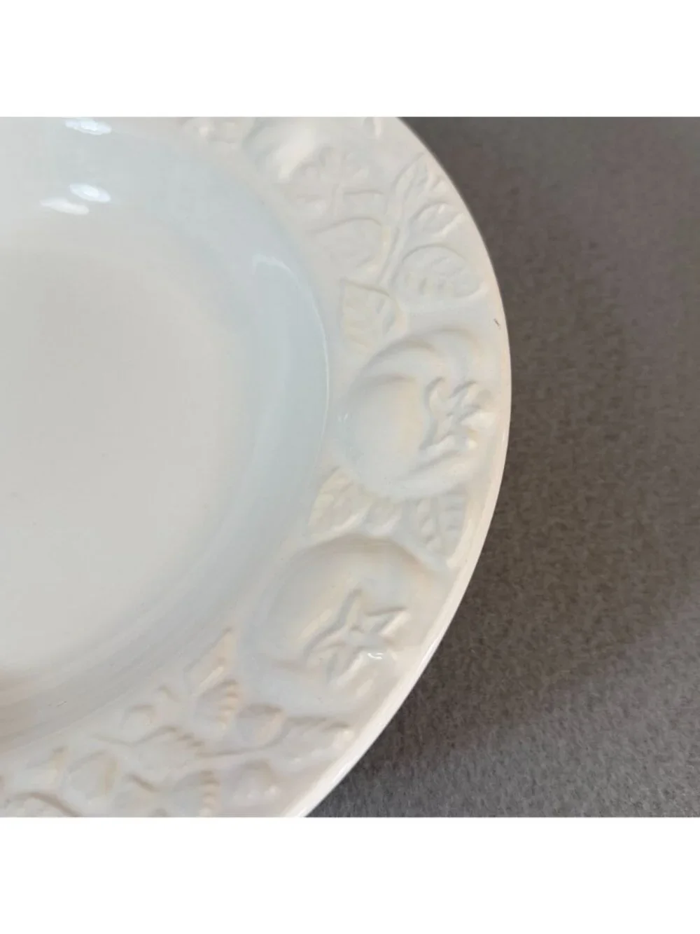 Vintage Over and Back Italy White Ceramic Pasta Soup Bowls Embossed Fruit Set of - Picture 10 of 12